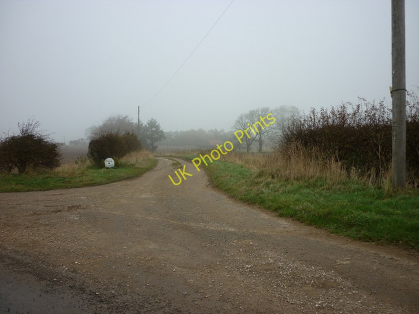 Photo 6"x4" The way to Riggs Farm Fridaythorpe c2010