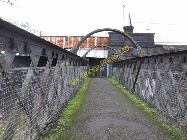 Photo 6"x4" Footbridge over the GWR at Lock Street Wolverhampton c2007