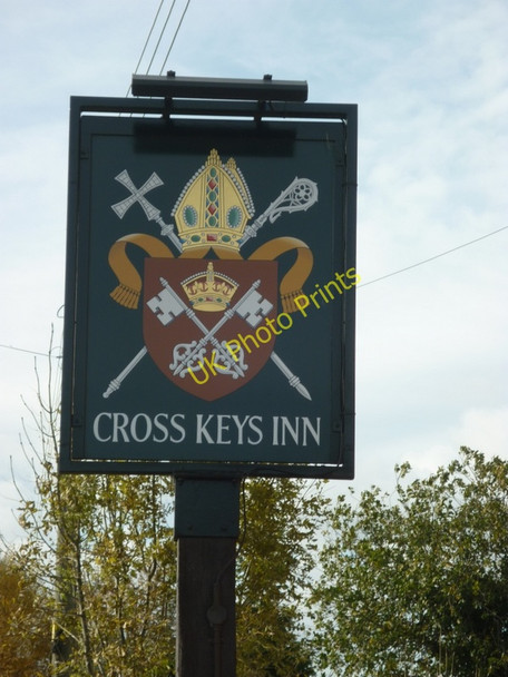Photo 6"x4" The sign for the Cross Keys Stillingfleet c2010