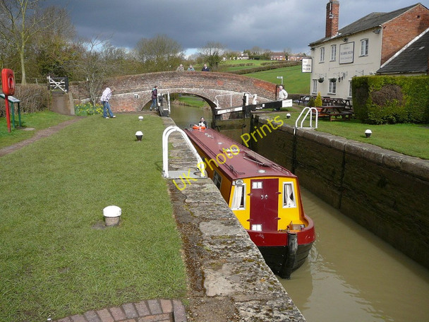 Photo 6"x4" Entering the lock at the Admiral Nelson PH Braunston Braunston c2010
