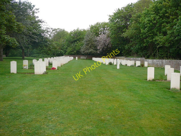 Photo 6"x4" War graves, West Thorney Churchyard West Thorney c2010