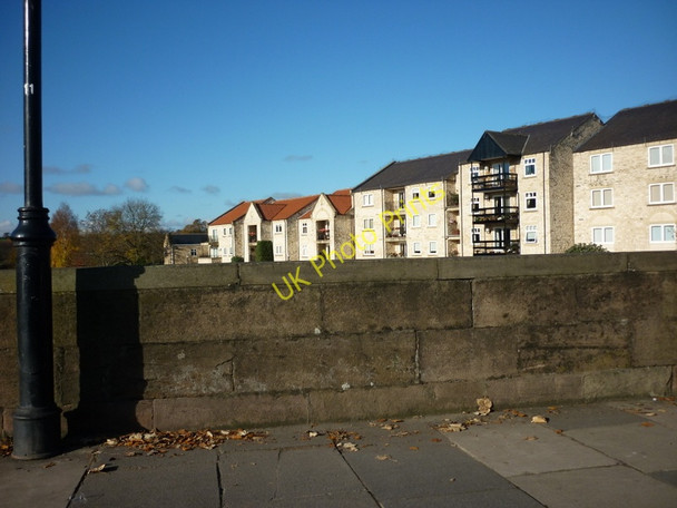 Photo 6"x4" Flats overlooking the River Wharfe, Wetherby Wetherby c2010