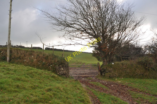 Photo 6"x4" One of three directions that the footpaths lead from Oakridge Farm Ilfracombe c2010