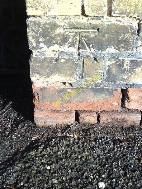 Photo 6"x4" Benchmark on gatepost of #24 Oxford Road Newbury\/SU4767 c2010