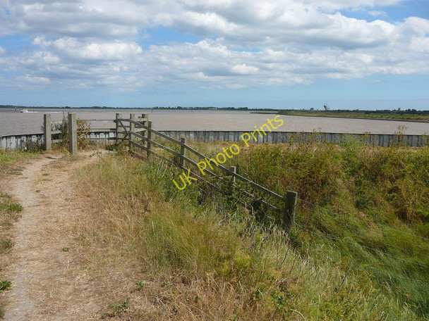 Photo 6"x4" On the Angles Way beside Breydon Water Cobholm Island c2010