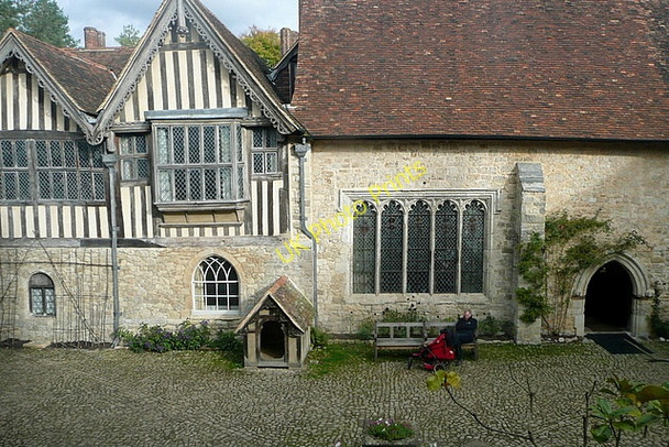 Photo 6"x4" Ightham Mote, inner courtyard Ivy Hatch c2010