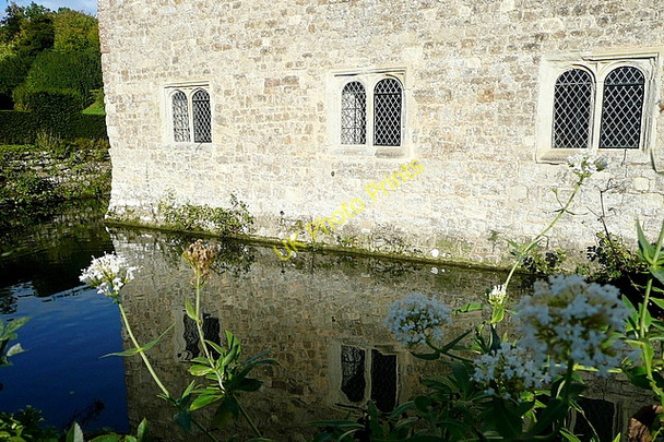 Photo 6"x4" Ightham Mote, the moat Ivy Hatch c2010