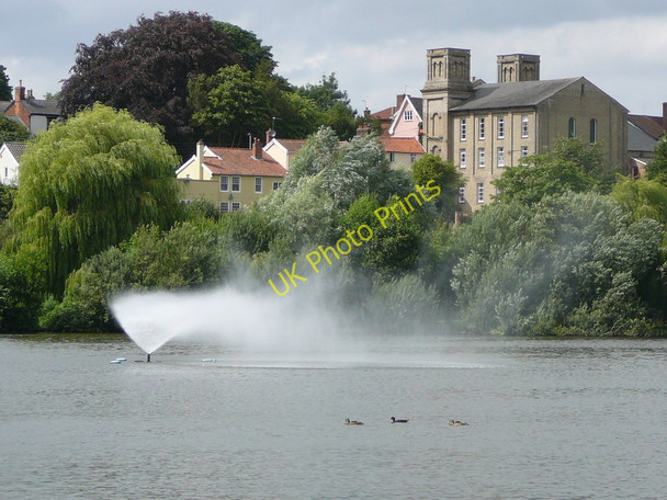 Photo 6"x4" The Mere, Diss on a windy day Diss c2010
