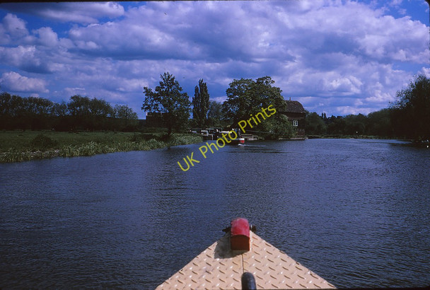 Photo 6"x4" Approaching Fladbury Lock and Mill on the River Avon (1975) Fladbury c1975