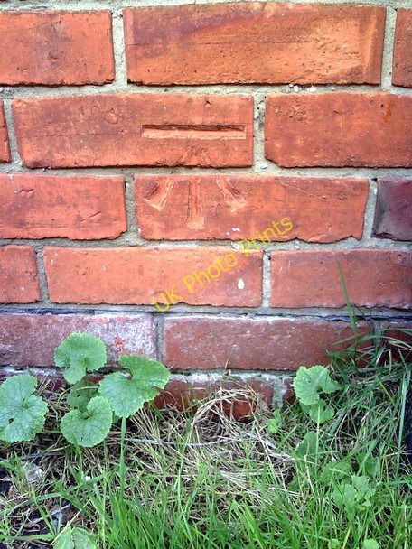 Photo 6"x4" Benchmark on #5 Green Lane Newbury\/SU4767 c2010