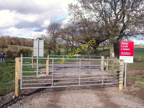 Photo 6"x4" Farm crossing on the Cauldon Lowe Line Leek\/SJ9856 c2010
