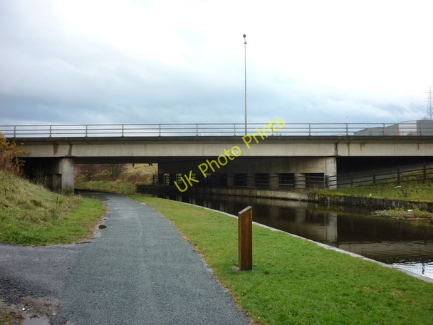 Photo 6"x4" Bridge #124A, M65 on the Leeds & Liverpool canal Padiham c2010