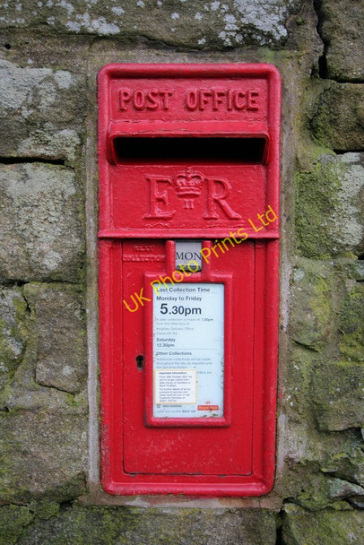 Photo 6"x4" Elizabeth II Postbox, Newsholme Newsholme\/SE0239 c2008