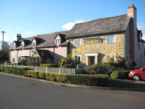 Photo 6"x4" The Fox Den Filton c2010
