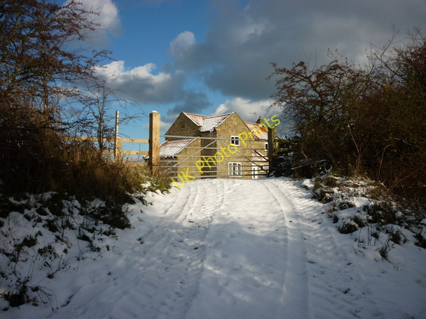 Photo 6"x4" A unnamed house near Howdale Wood Fylingthorpe c2010