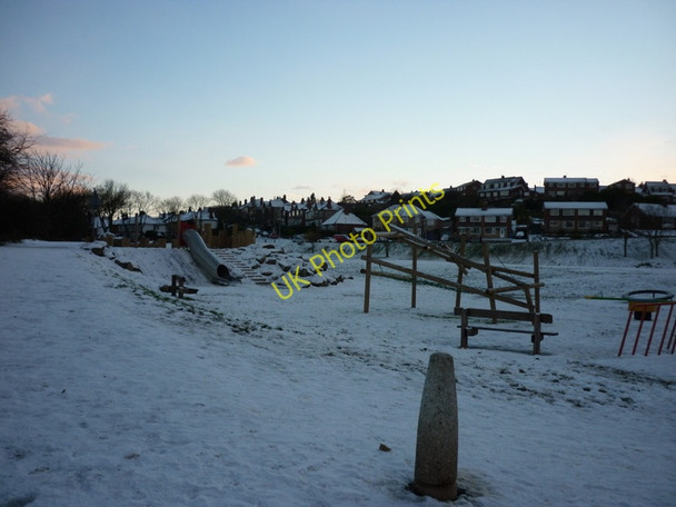 Photo 6"x4" A play area off Woodland Ravine (road) Scarborough\/TA0388 c2010