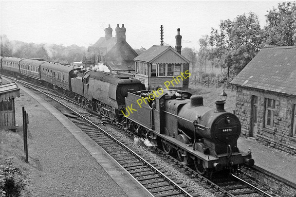 Photo 6"x4" Masbury Station, with Up express Little London\/ST6247 c1959