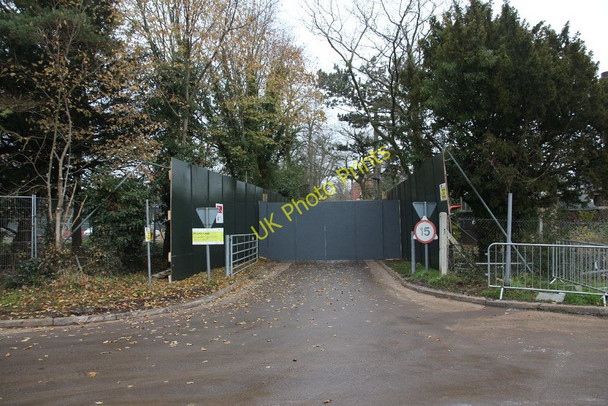 Photo 6"x4" Gates across the entrance Cholsey c2010