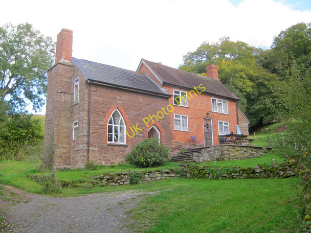 Photo 6"x4" Derndale School Cottage Canon Pyon c2010