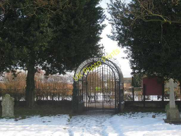 Photo 6"x4" Churchyard Gates, Clifton Fledborough c2010