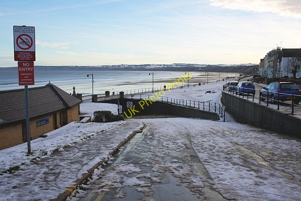 Photo 6"x4" To the Beach Filey c2010