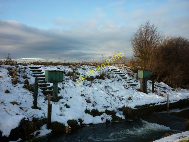 Photo 6"x4" A weir on the River Foulness Water End\/SE7838 c2010