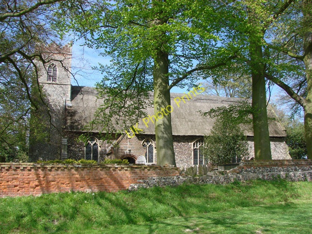 Photo 6"x4" Stokesby cum Herringsby Street, St. Andrew's church Stokesby c2009