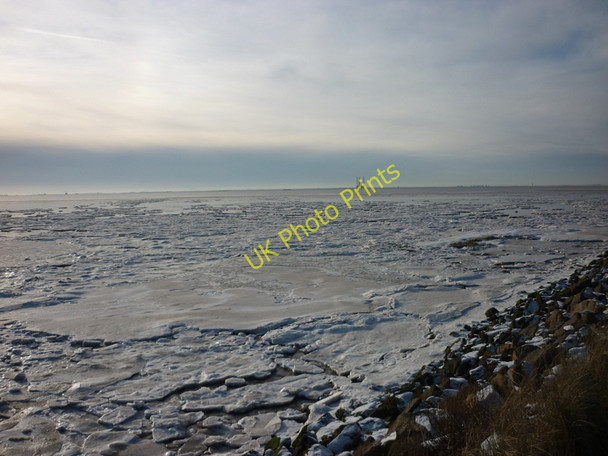 Photo 6"x4" A very icy River Humber Kilnsea c2010