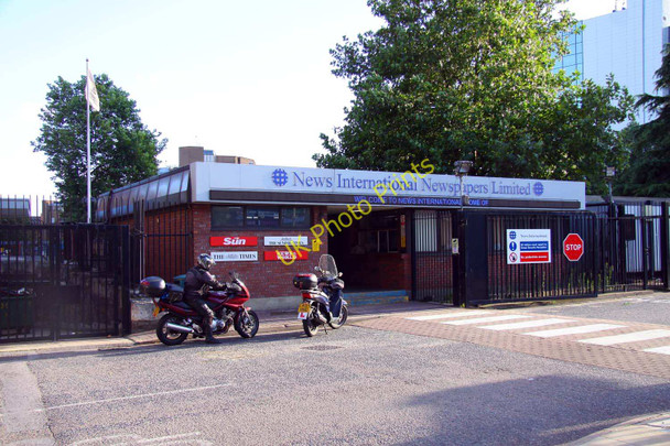 Photo 6"x4" The entrance to News International Stepney\/TQ3481 c2010