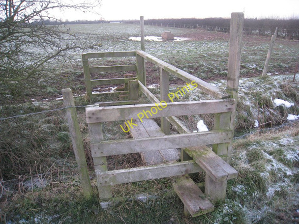 Photo 6"x4" Double stile near Bole Gainsborough\/SK8189 c2010