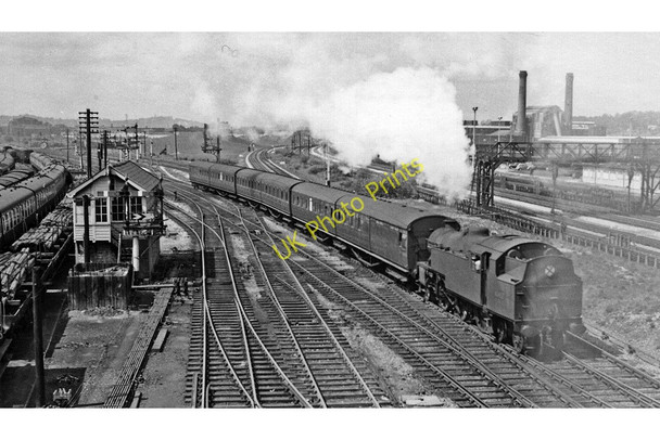 Photo 6"x4" Up empty Cup Final special local at Neasden Junction Willesden c1959