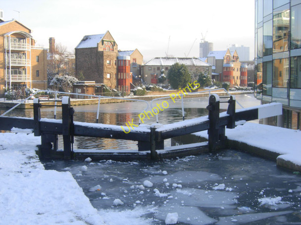 Photo 6"x4" City Road Lock London c2010