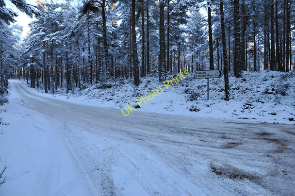 Photo 6"x4" Road junction near Tulloch Tulloch\/NH9816 c2010