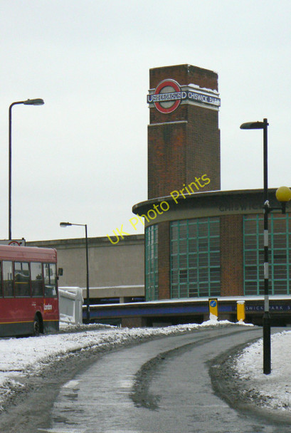 Photo 6"x4" Chiswick Park Station Chiswick c2010