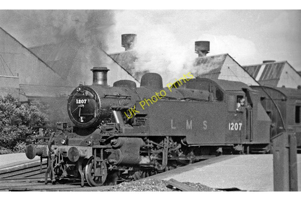 Photo 6"x4" Local train at Cricklewood Willesden c1948