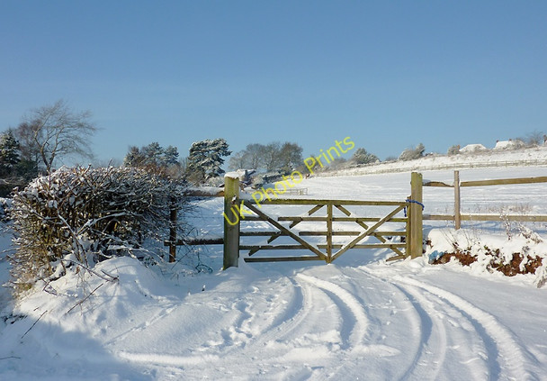 Photo 6"x4" Gateway to snow covered fields on Colton Hills, Staffordshire Sedgley c2010