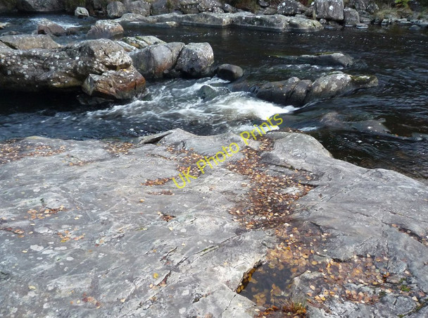 Photo 6"x4" Narrow channel in River Affric Tomich\/NH3027 c2010