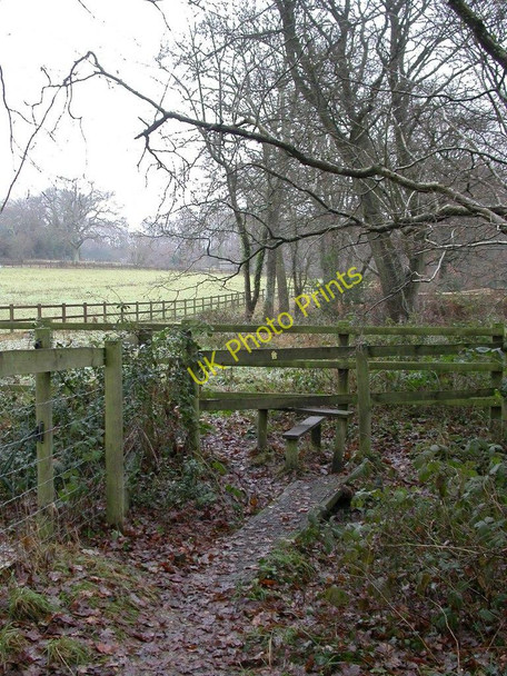 Photo 6"x4" Hightown, stile Ringwood\/SU1505 c2010