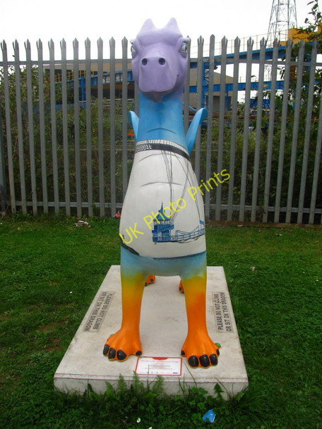 Photo 6"x4" One Flew Under the Transporter Bridge Newport\/Casnewydd c2010