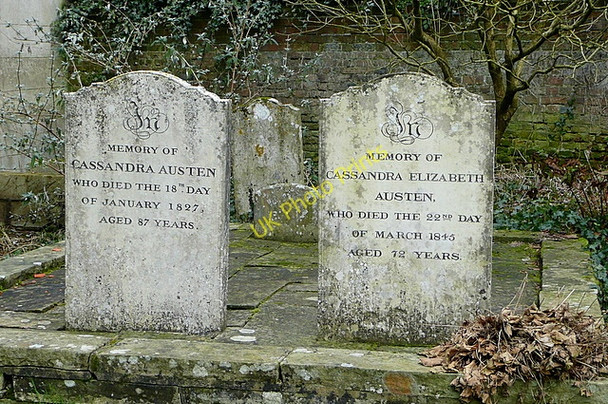 Photo 6"x4" Grave of Jane Austen's mother and sister Alton\/SU7139 c2010