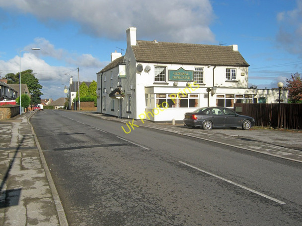 Photo 6"x4" Competing pubs on Skegby Road Annesley Woodhouse c2010