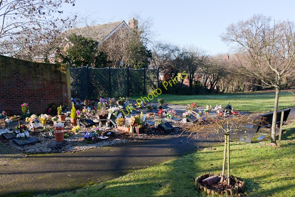 Photo 6"x4" West End Cemetery Moorgreen\/SU4715 c2011