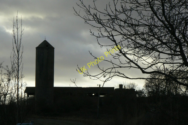 Photo 6"x4" Vimy Ridge Farm in silhouette Kinoulton c2011