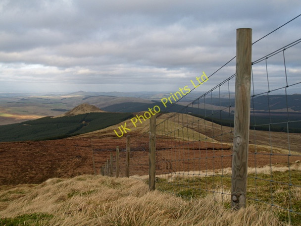 Photo 6"x4" Fence, Greatmoor Hill Greatmoor Hill\/NT4800 c2008