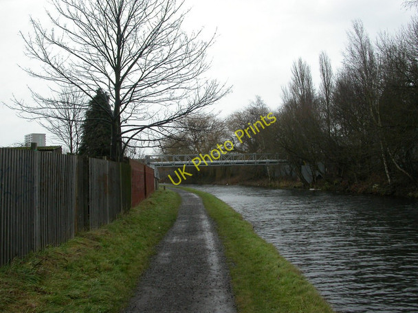 Photo 6"x4" Wolverhampton, canal pipeline Wolverhampton c2011