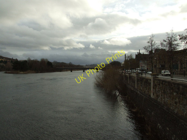 Photo 6"x4" Upstream the River Tay in Perth Perth\/NO1123 c2008