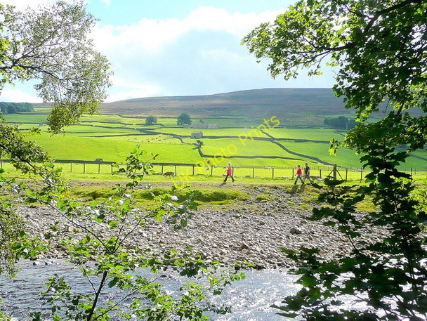 Photo 6"x4" Striding by the Swale Healaugh\/SE0199 c2010