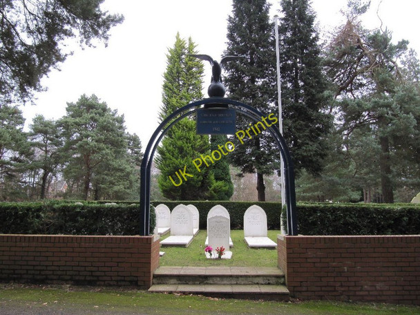 Photo 6"x4" The Turkish Cemetery Pirbright c2011