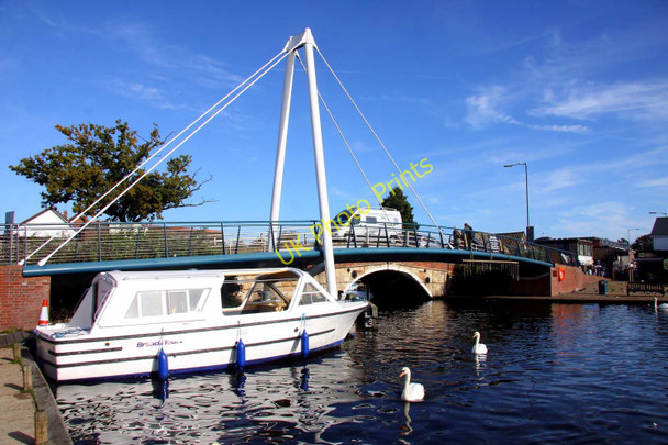 Photo 6"x4" Wroxham Bridge over the River Bure Hoveton c2010