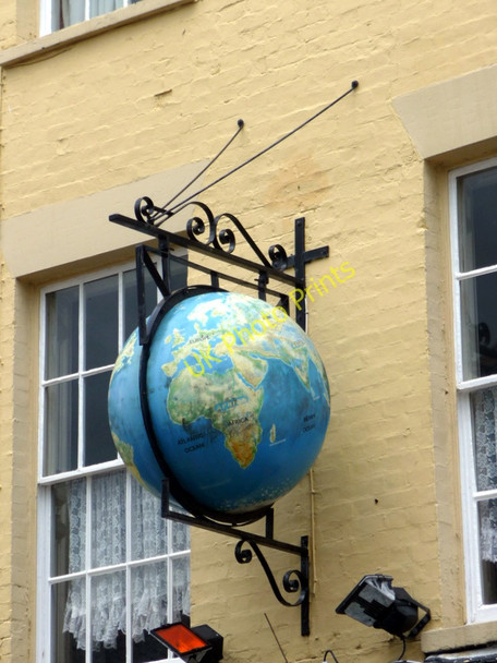 Photo 6"x4" Inn Sign, The Old Globe, Bridlington Bridlington c2009